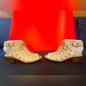 New without box. Never worn. Earth open toe bootie shoes. Size 9